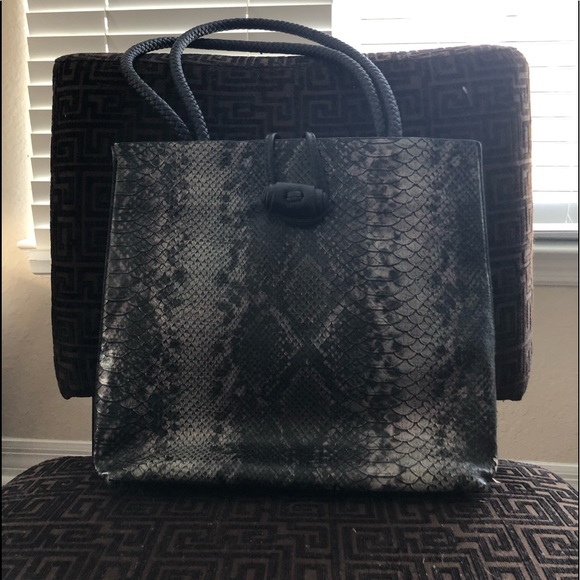 Purses - Picture 2 of 4